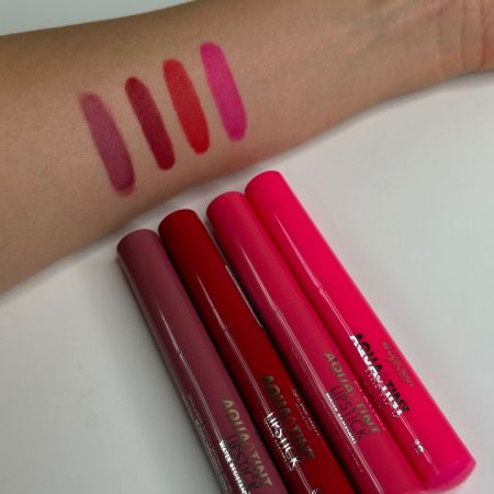 Deborah Milano vodeodolný rúž Aqua Tint, 2,5g