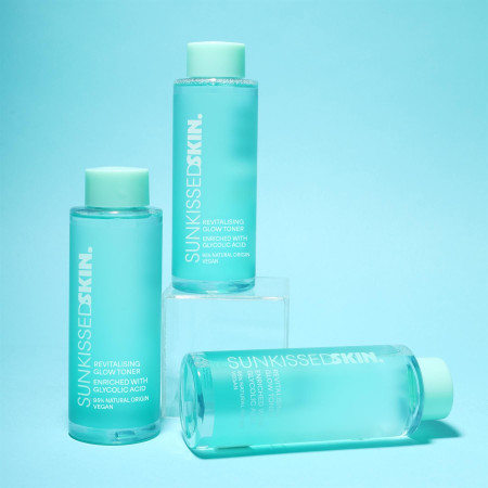 Sunkissed revitalizačné tonikum s kyselinou glykolovou Glow Toner, 250 ml