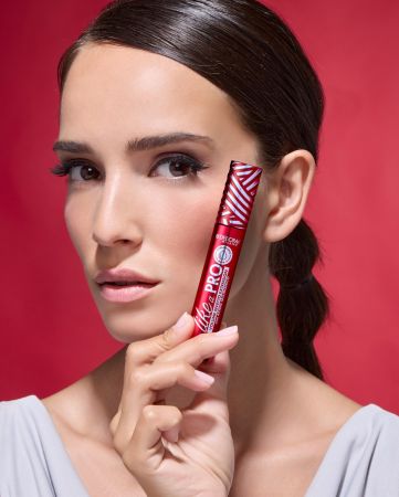 Deborah Milano riasenka s kyselinou hyalurónovou Like a Pro, 13 ml