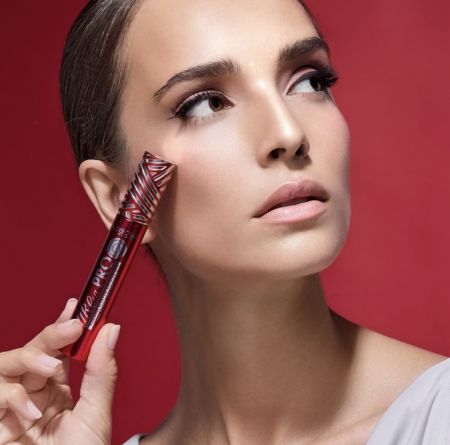 Deborah Milano riasenka s kyselinou hyalurónovou Like a Pro, 13 ml