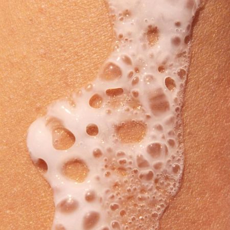 Fler trblietavá osviežujúca pena na telo s šumivým efektom Fresh Glow, 150ml