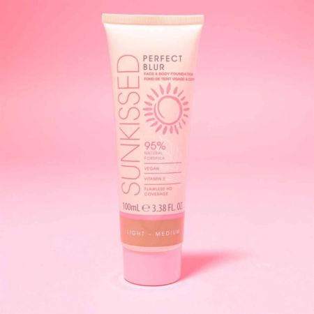 Sunkissed telový a pleťový make-up Perfect Blur s vitamínom E, light-medium, 100ml