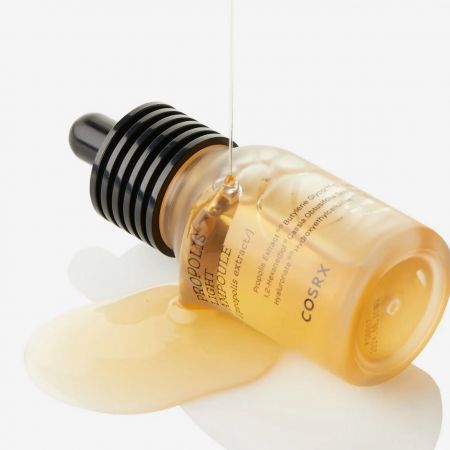 COSRX intenzívne pleťové sérum s propolisom na rozjasnenie a hydratáciu Full Fit Propolis Light Ampoule, 30ml