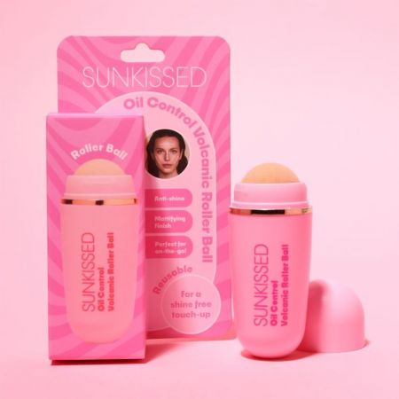 Sunkissed roller s vulkanickým kameňom na odstránenie prebytočného mazu z pleti