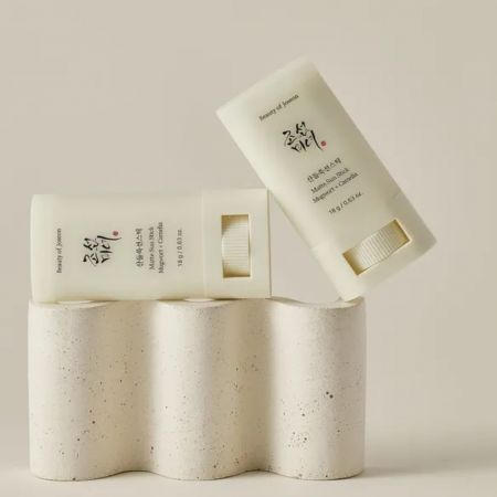 Beauty of Joseon zmatňujúca tyčinka na ochranu pred slnkom s SPF50+ PA++++ Matte Sun Stick Mugwort + Camelia, 18 g