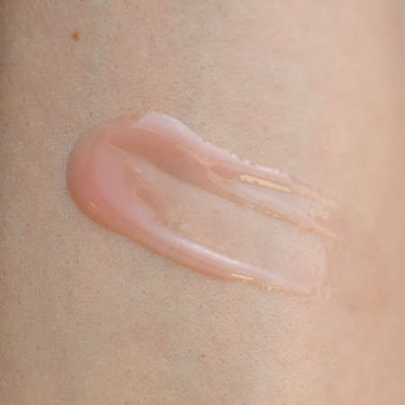 Sunkissed vyživujúci balzam na pery s kyselinou hyalurónovou a bambuckým maslom Lip Butter