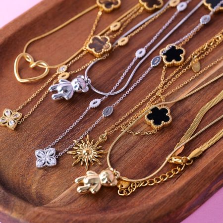 Náhrdelník s medvedíkom Stainless Steel - strieborný