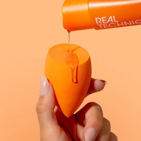 Real Techniques zázračný hĺbkový čistiaci gél na štetce a hubky