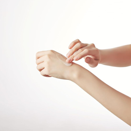 Skin1004 hydratačné pleťové sérum s Centella Asiatica a kyselinou hyalurónovou, Hyalu-Cica Blue Serum, 30ml