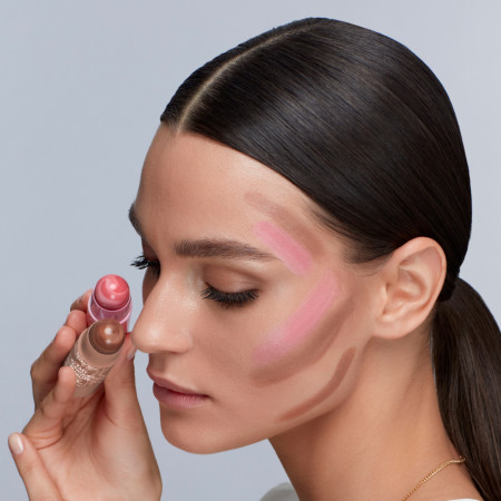 Deborah Milano krémová lícenka v tyčinke Easy Blush Stick, 5g